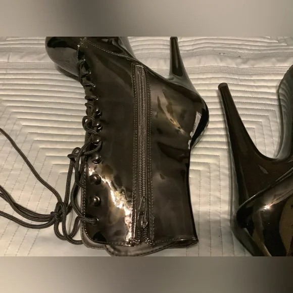 Pleaser Patent Leather 7 inch Booties - Picture 4 of 9